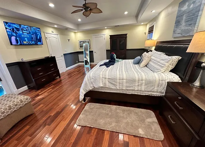 South Florida Spacious Oasis 4Br Retreat With 2 King Beds, Amazing Pool, Near Beaches